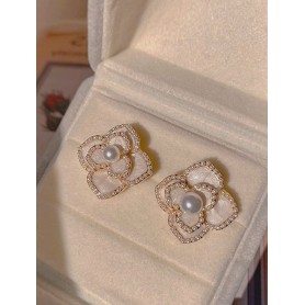 Camelia Pearl Earrings