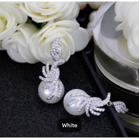 Elegant Pearl Socialite Earrings