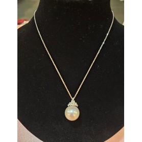 Crown Natural Big Round Pearl Pendant Necklace