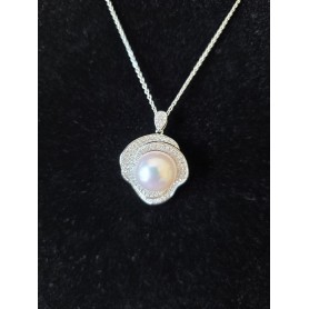 Royal Rose Natural Premium White Pearl Pendant Necklace