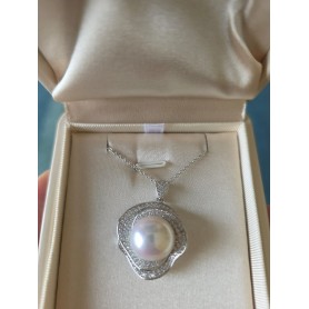 Royal Rose Natural Premium White Pearl Pendant Necklace