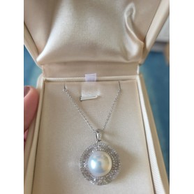 Emperial Design White Pearl Pendant Necklace