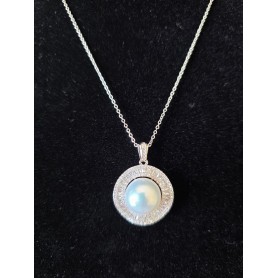 Emperial Design White Pearl Pendant Necklace