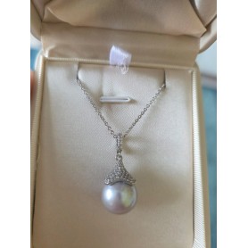 Italian Design Queen Blue Pearl Pendant Necklace