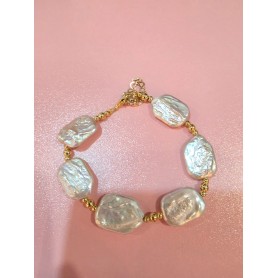 Opaque Pearls Bracelet with Gold Lining