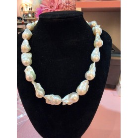 Natural White Baroque Premium Necklace