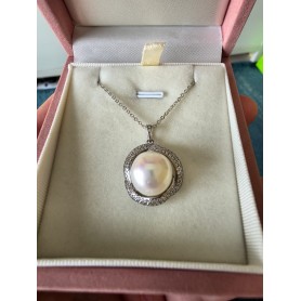 Eternal 3-swirl White Pearl Pendant Necklace
