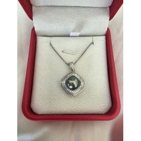 Tahitian Black Pearl Diamond Pendant Necklace