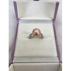 Manta Rose Pearl Horse Shoe Ring